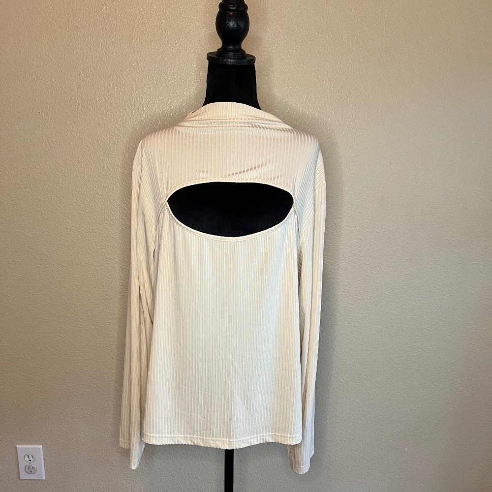 SHEIN Curve 4XL Long sleeve Cut out mock neck blouse